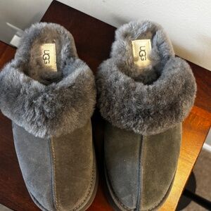 Ugg Disquette Suede & Shearling Platform Slippers - Size 7 - Grey